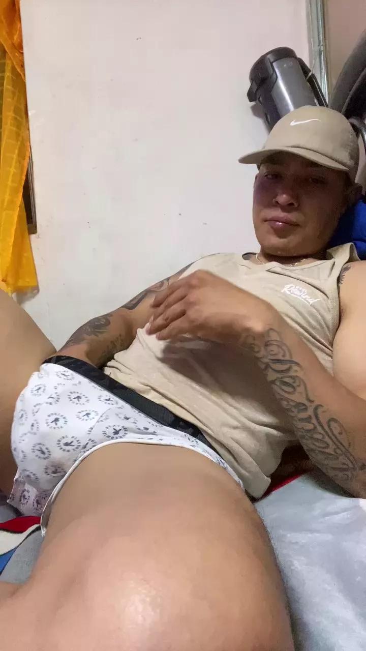 Sexypollo28 on Cam4 