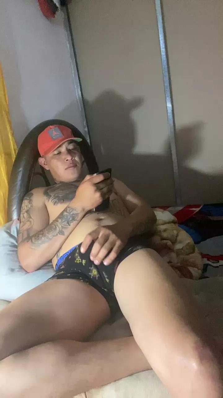 Sexypollo28 on Cam4 