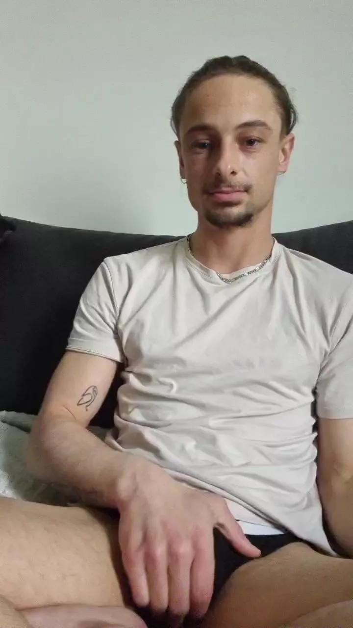 SexySayajin on Cam4 