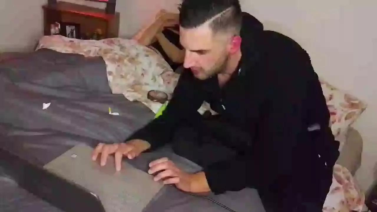 sexyteenandpapi on Cam4 