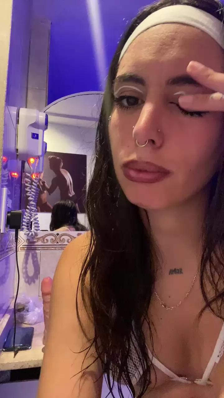 Sharoonbloom on Cam4 