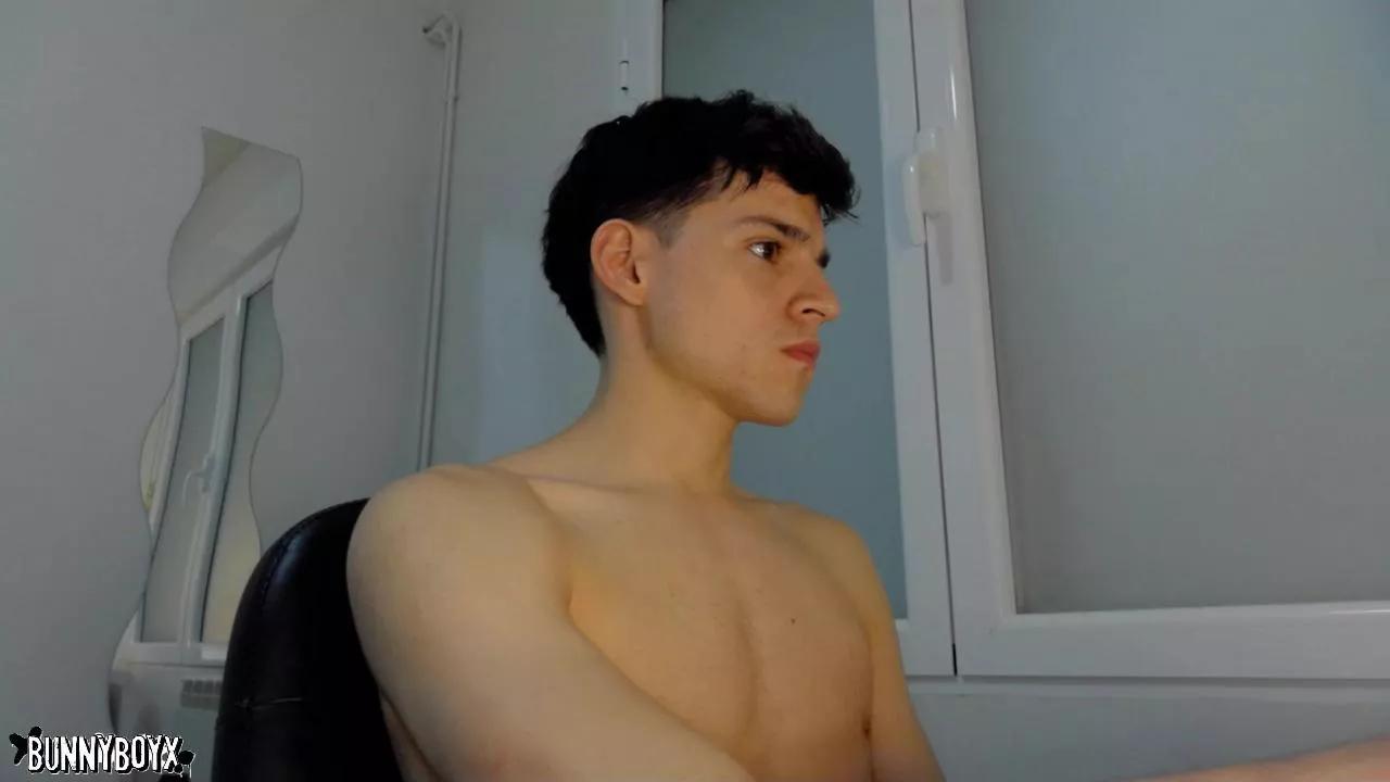Shyboy911 on Cam4 