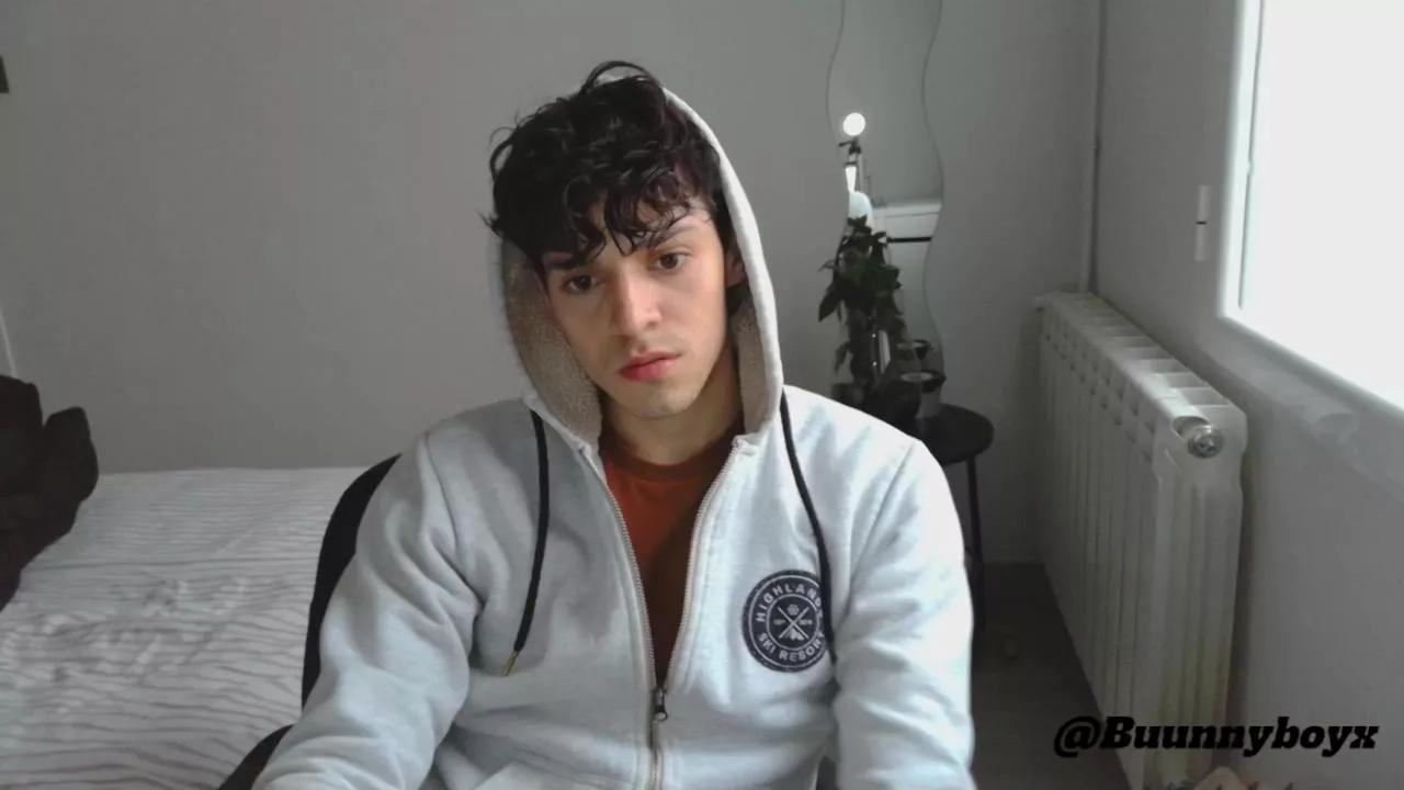 Shyboy911 on Cam4 