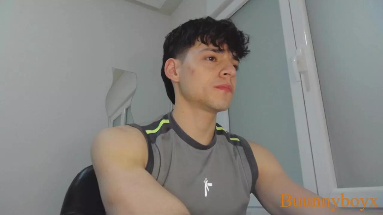 Shyboy911 on Cam4 