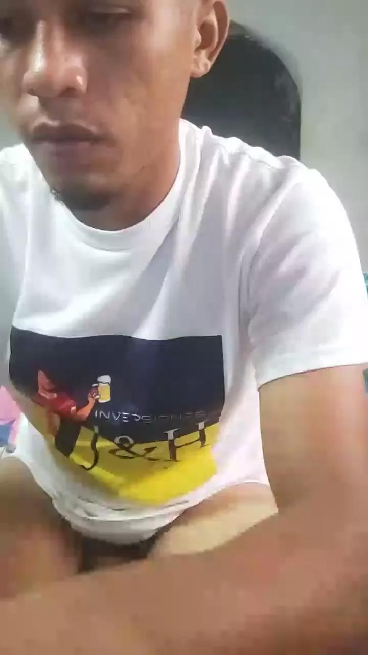 Sir_pissyoung on Cam4 