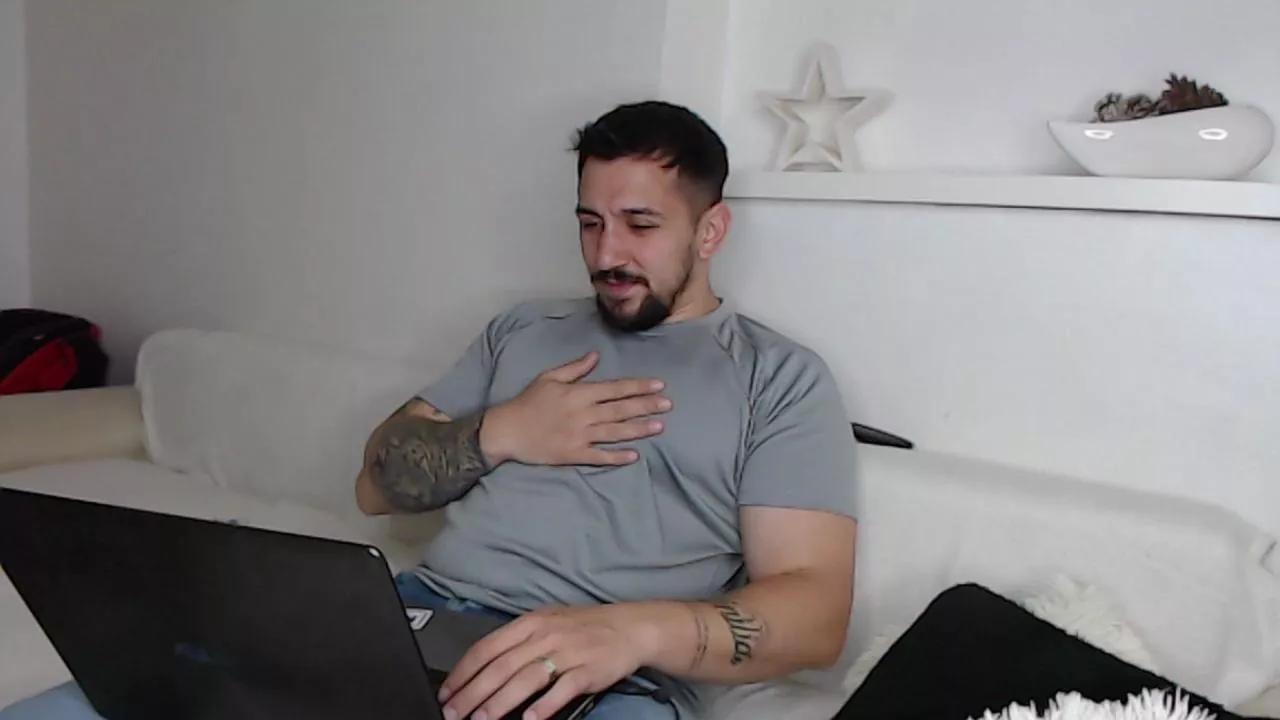 Sir_romanian on Cam4 