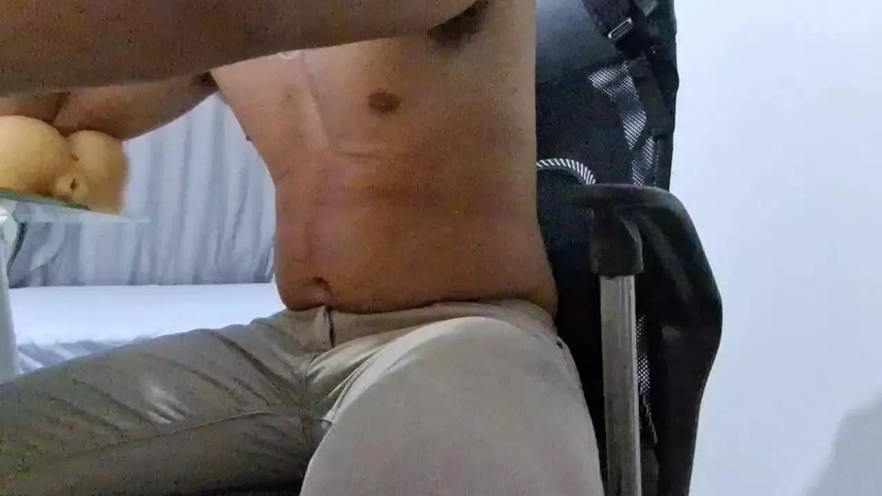 sk8dot on Cam4 