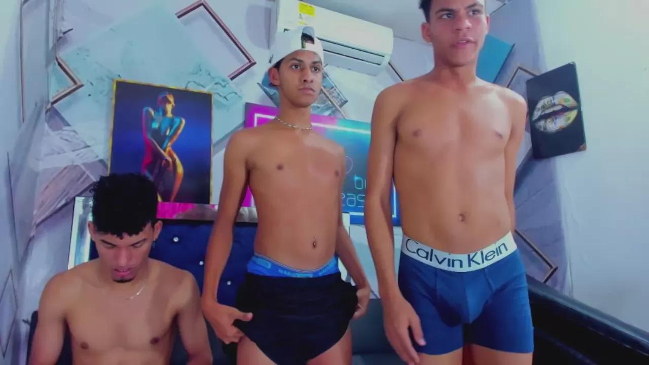 Snake_guys1 on Cam4 