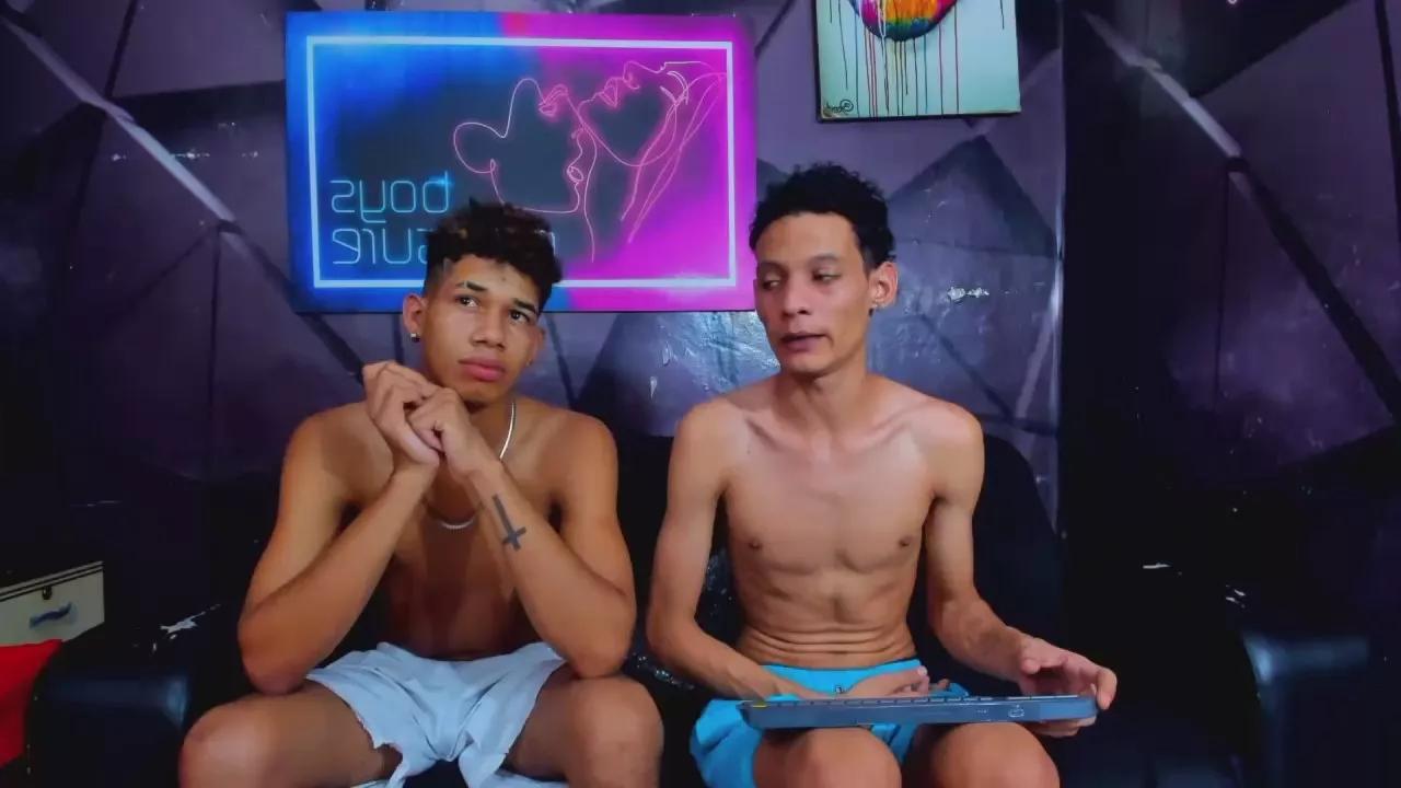 Snake_guys1 on Cam4 