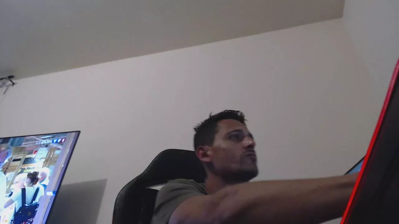 Offline snoww8313 on Cam4