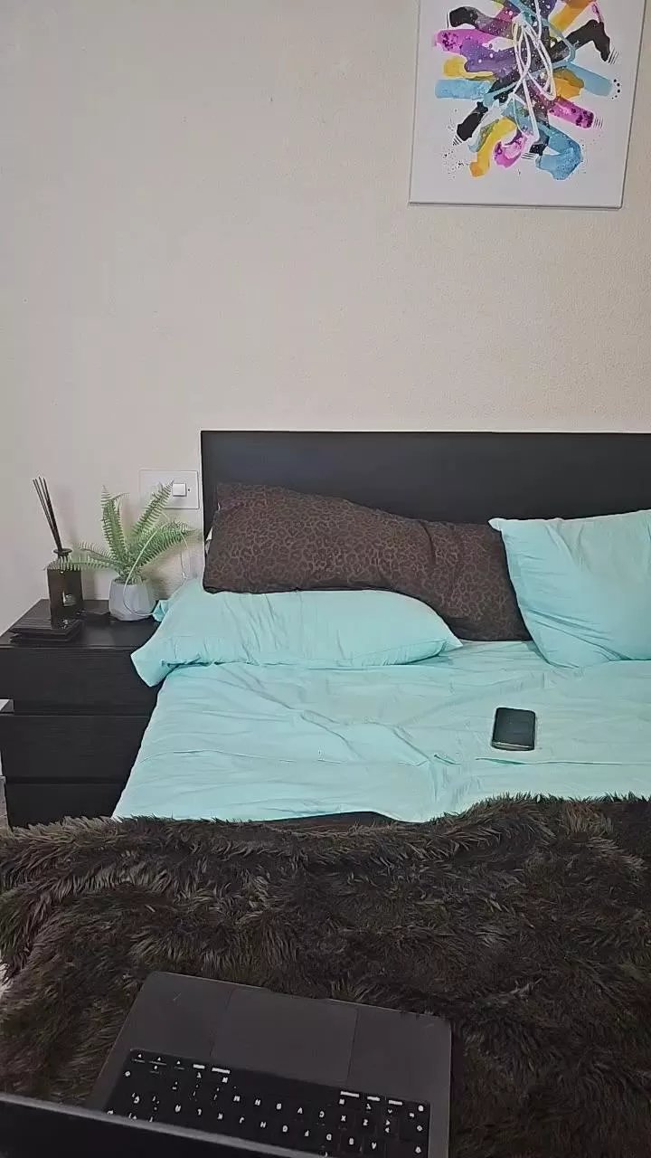 Offline soyalexmira on Cam4