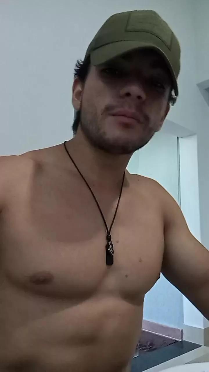Strong_male7 on Cam4 