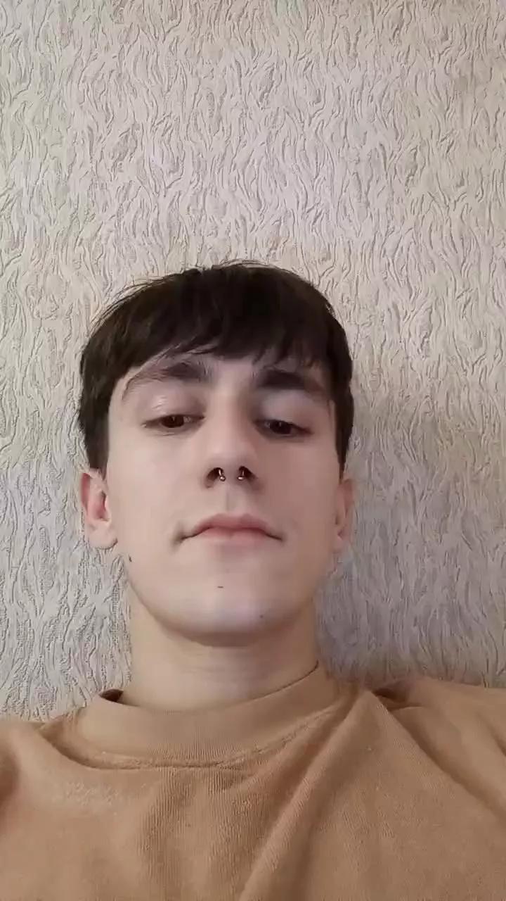 SynergyX on Cam4 