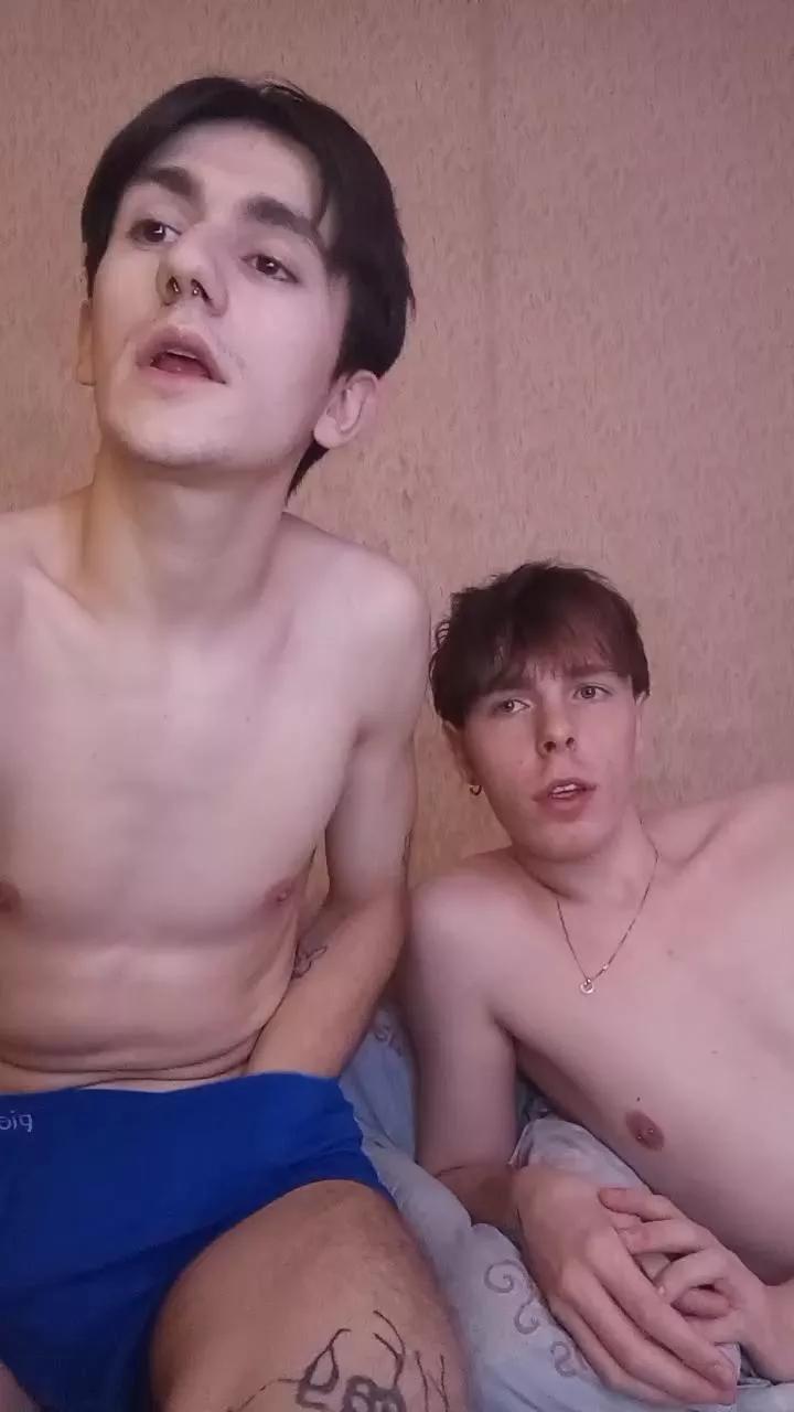 SynergyX on Cam4 