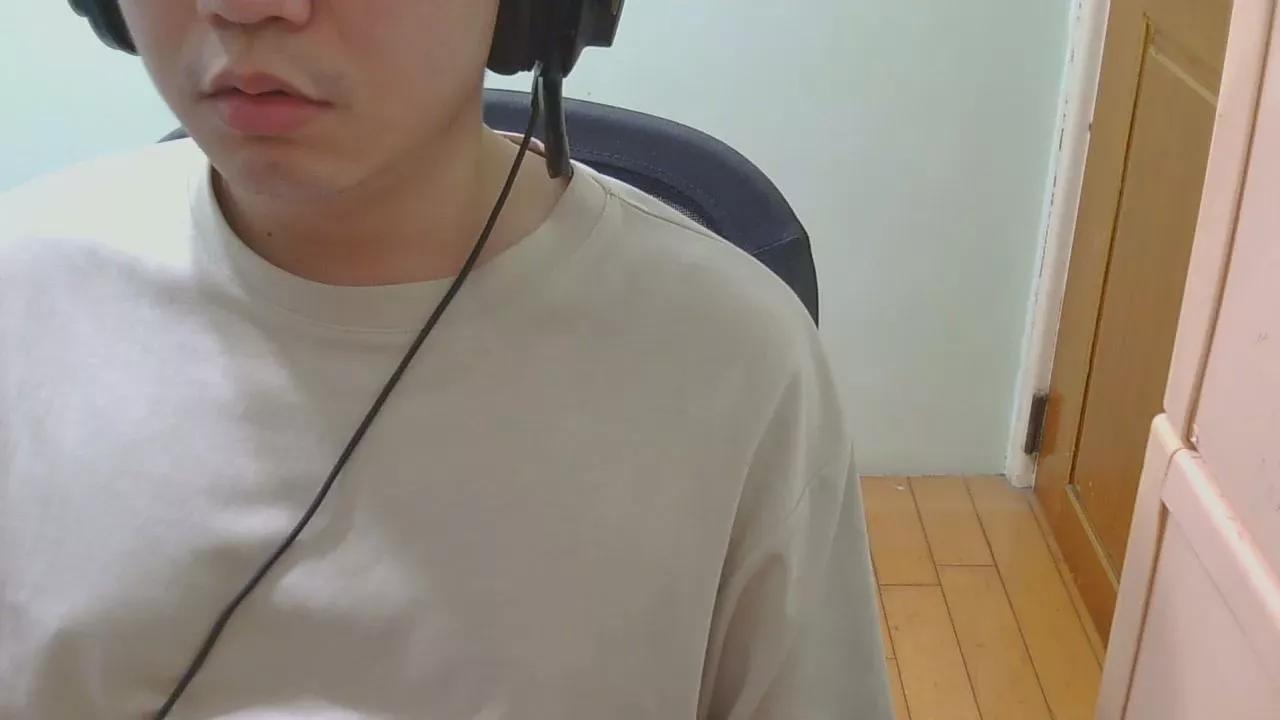 talltalllion on Cam4 