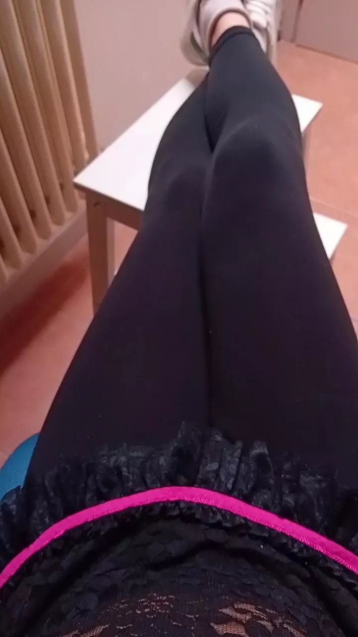 Offline TaraTrav33 on Cam4