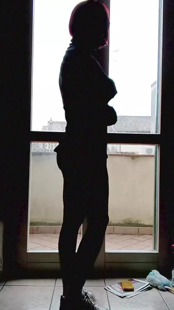 Offline TaraTrav33 on Cam4