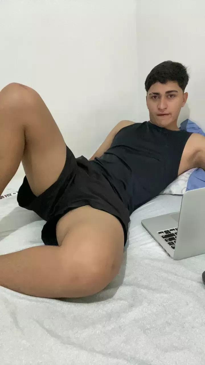 Tavinh067 on Cam4 