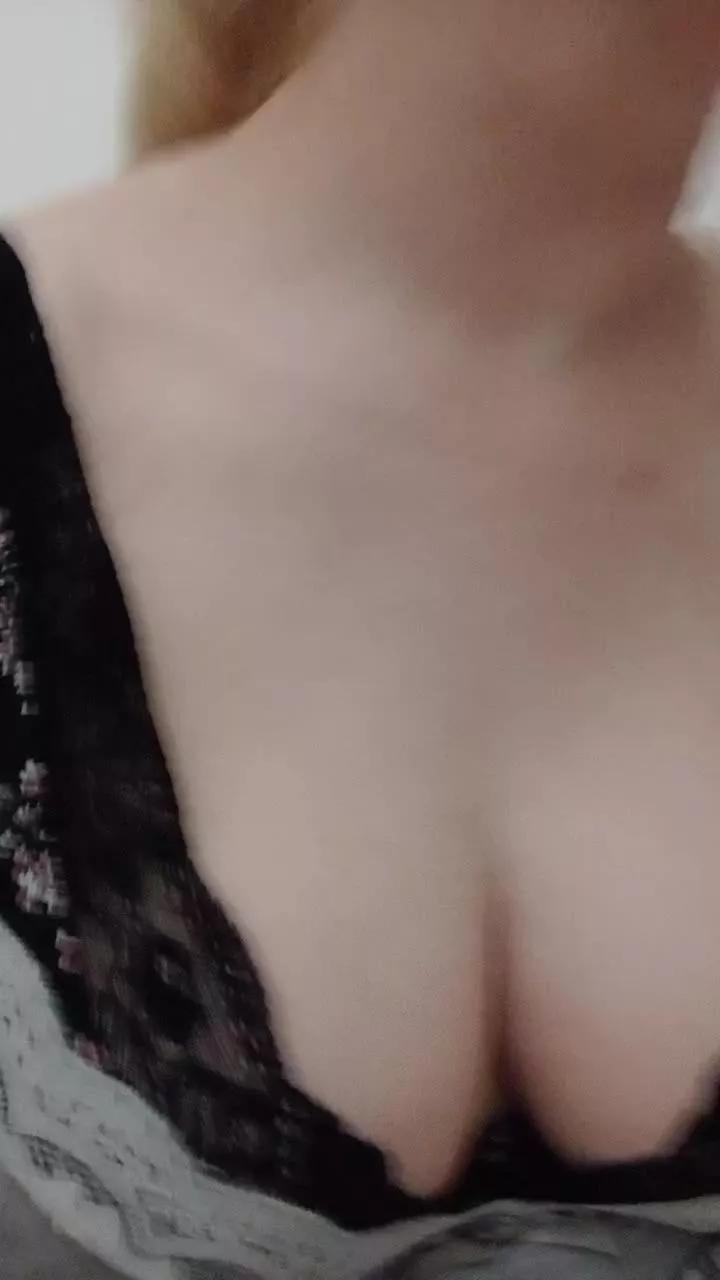 the_red_rose3 on Cam4 
