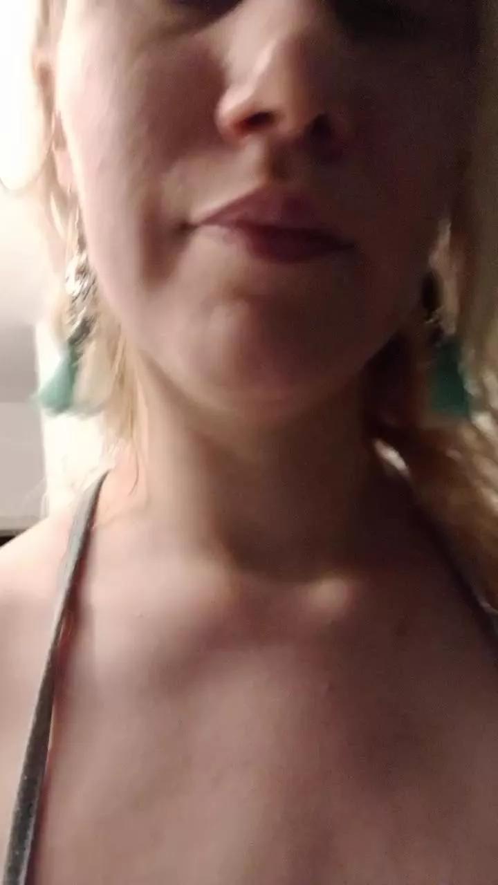 the_red_rose3 on Cam4 