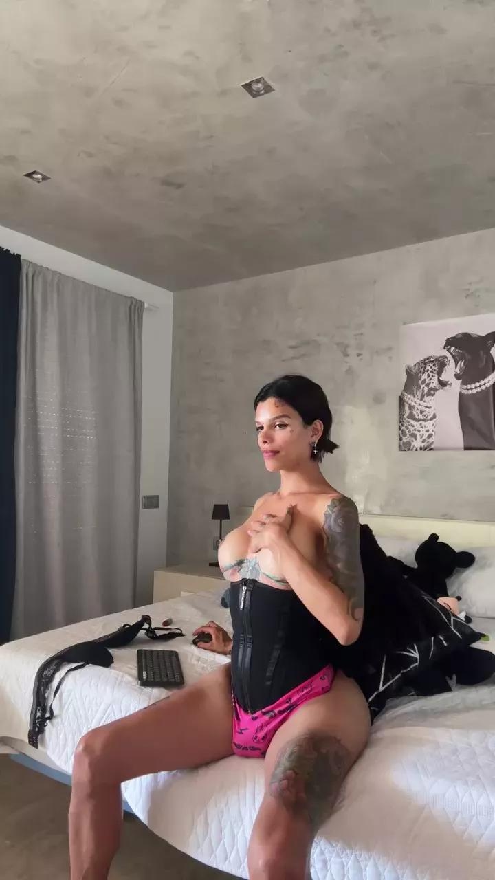 Thebigstarcrys on Cam4 