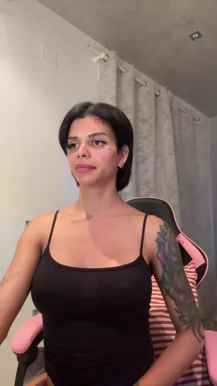 Thebigstarcrys on Cam4 