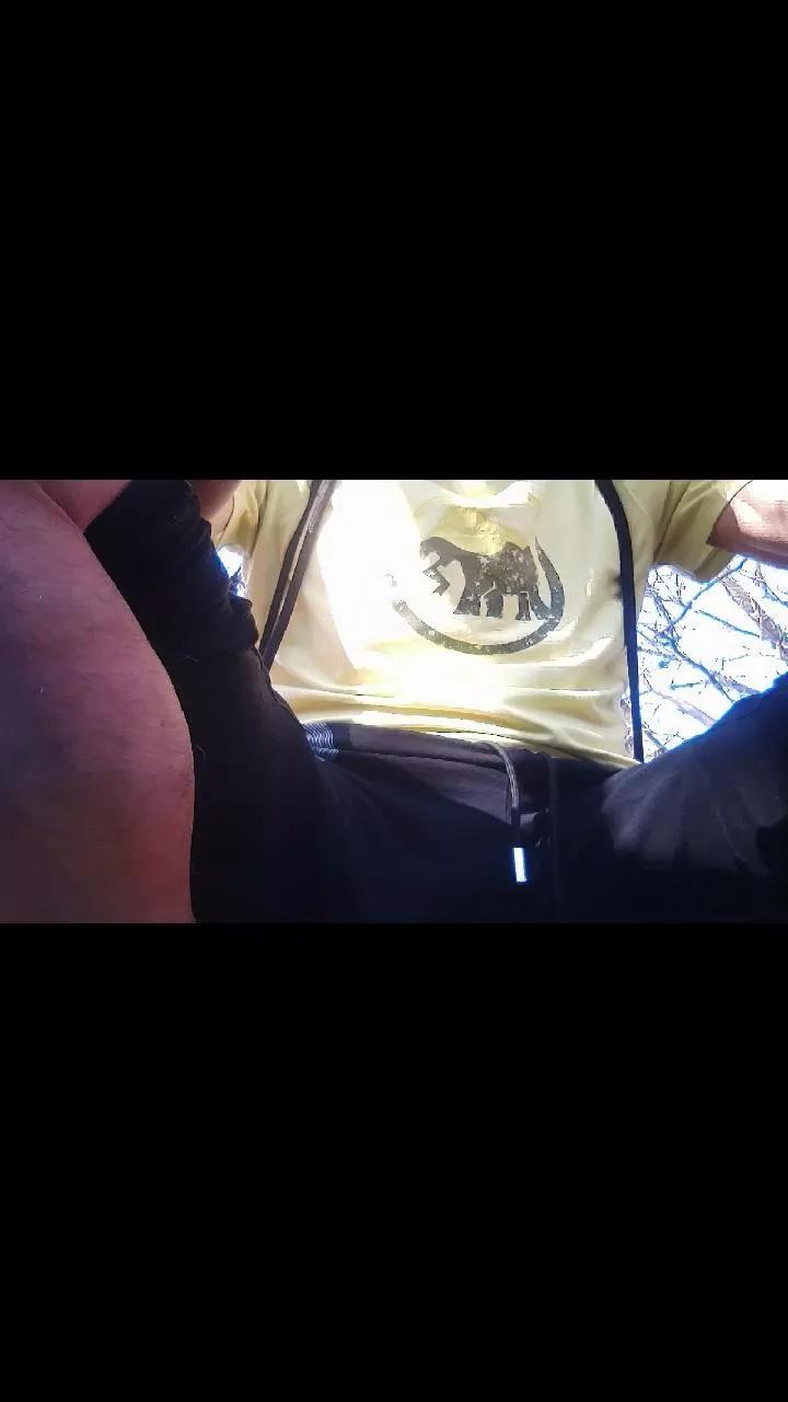 thingsbums on Cam4 