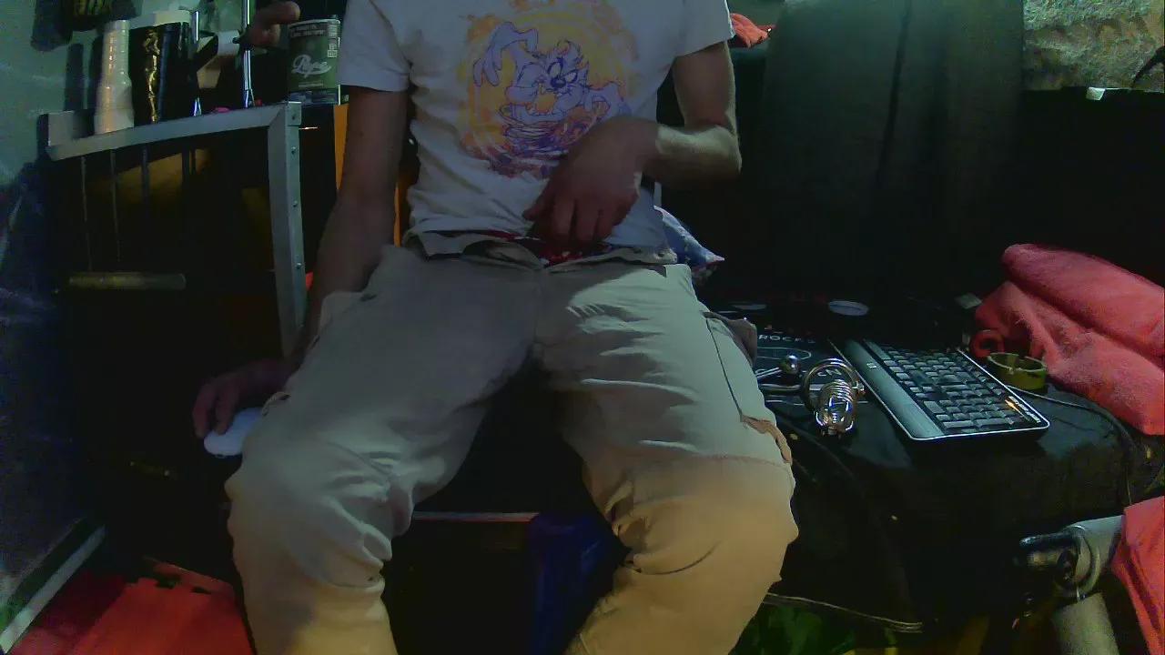 thingsbums on Cam4 