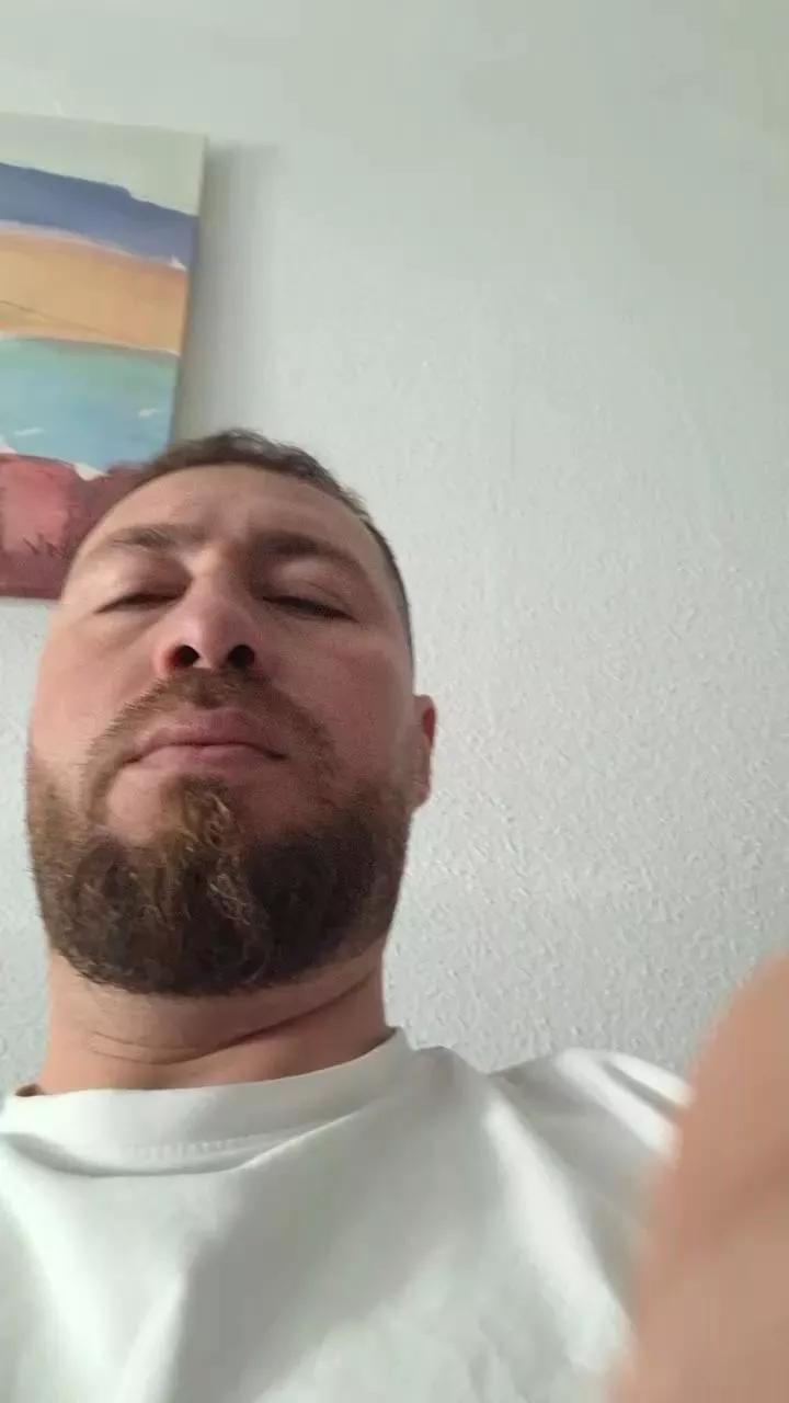 Thomast85 on Cam4 