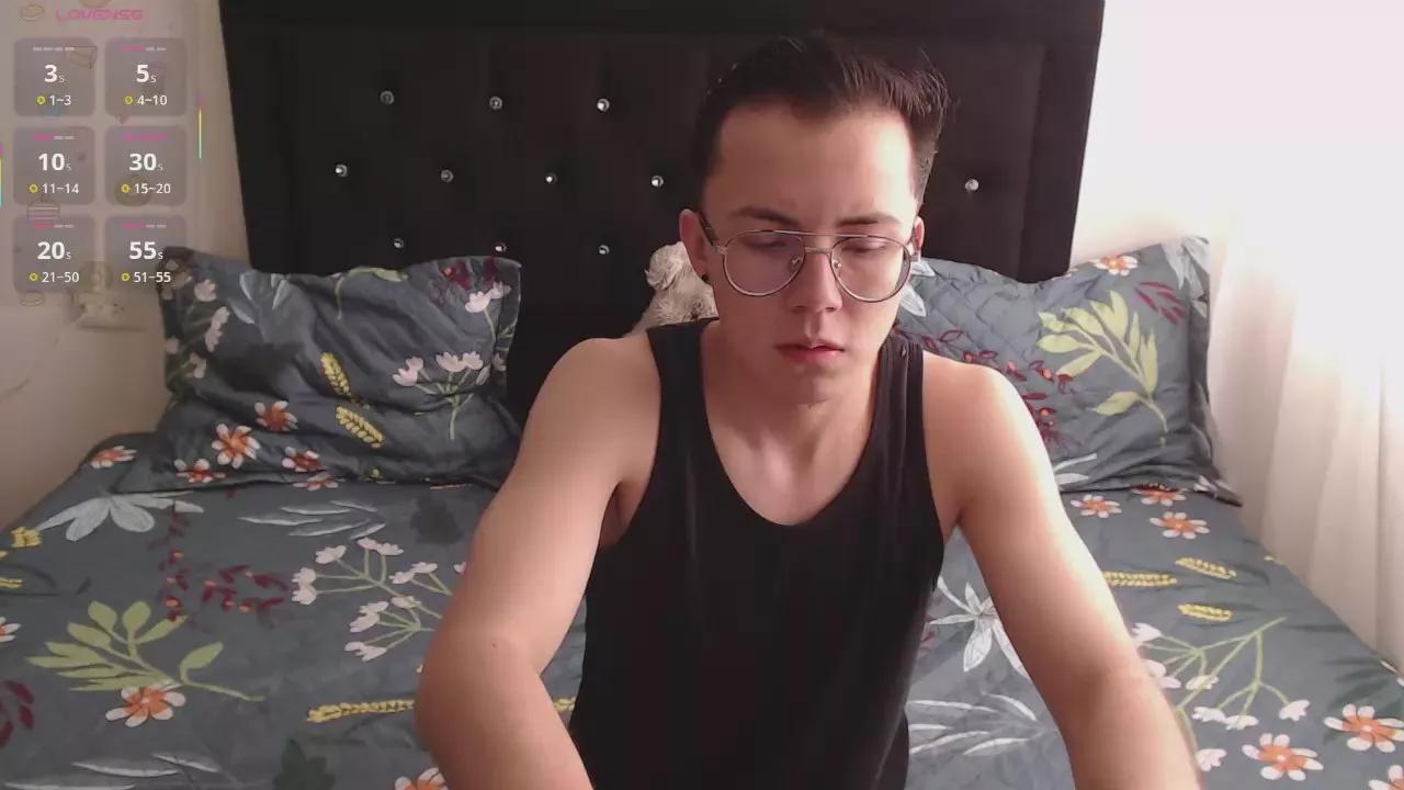 TinaNCharlie on Cam4 