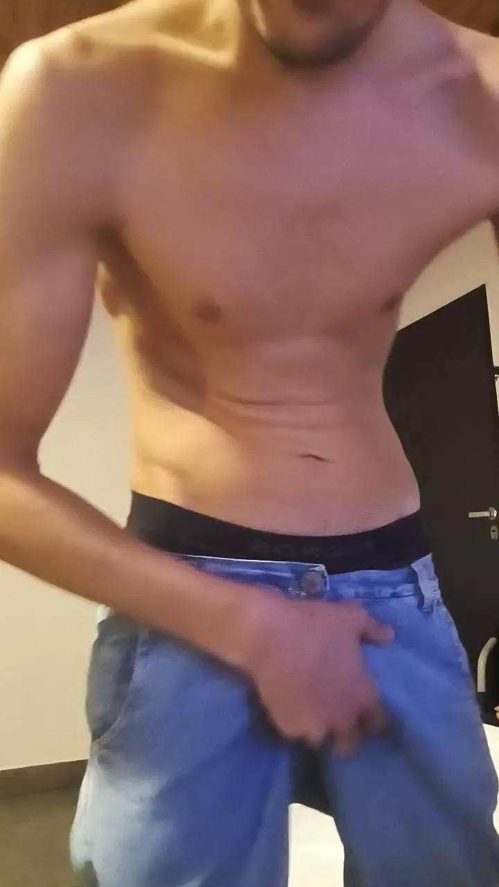 Tini08e on Cam4 