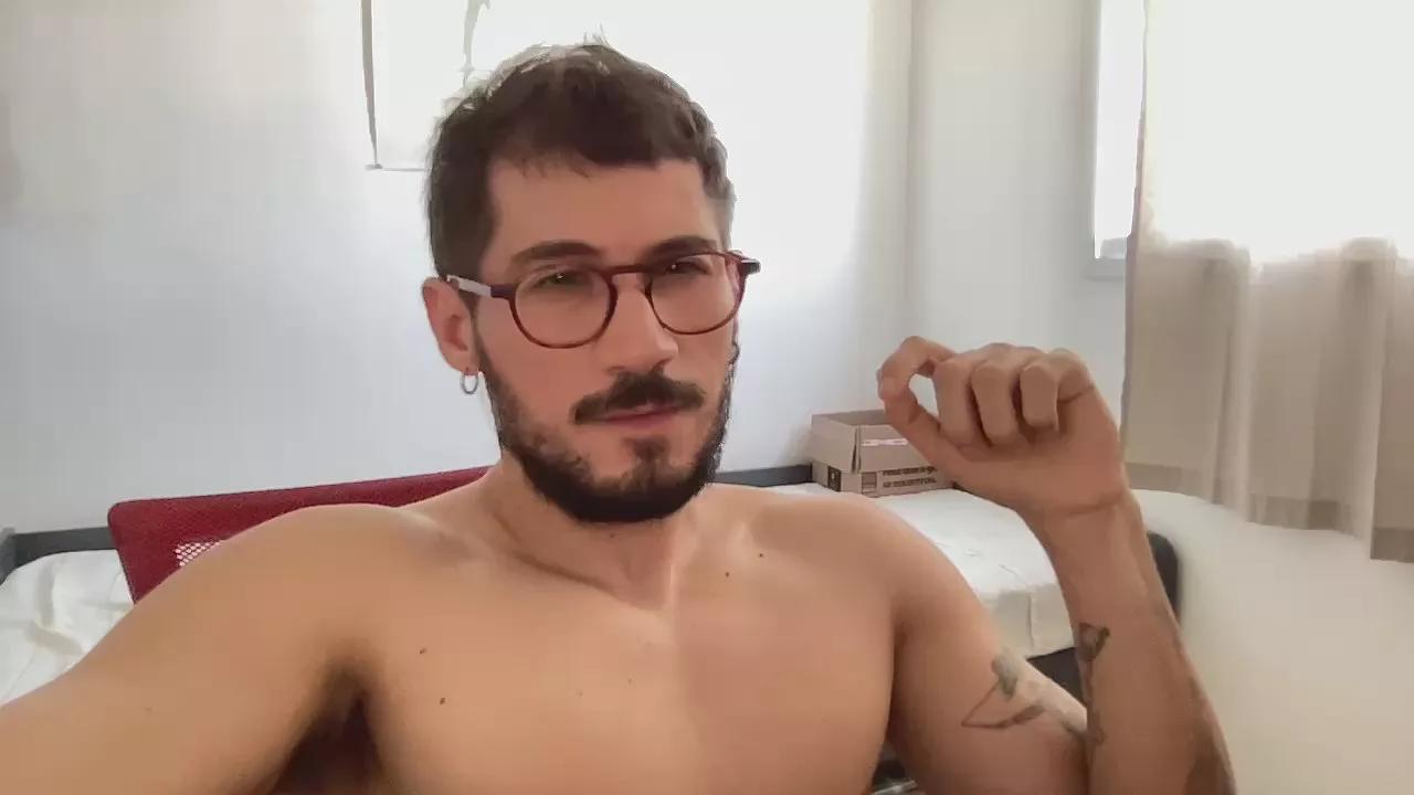 tjavesgoaldur on Cam4 