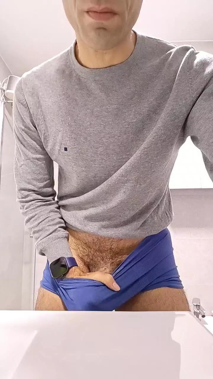 tolin32 on Cam4 