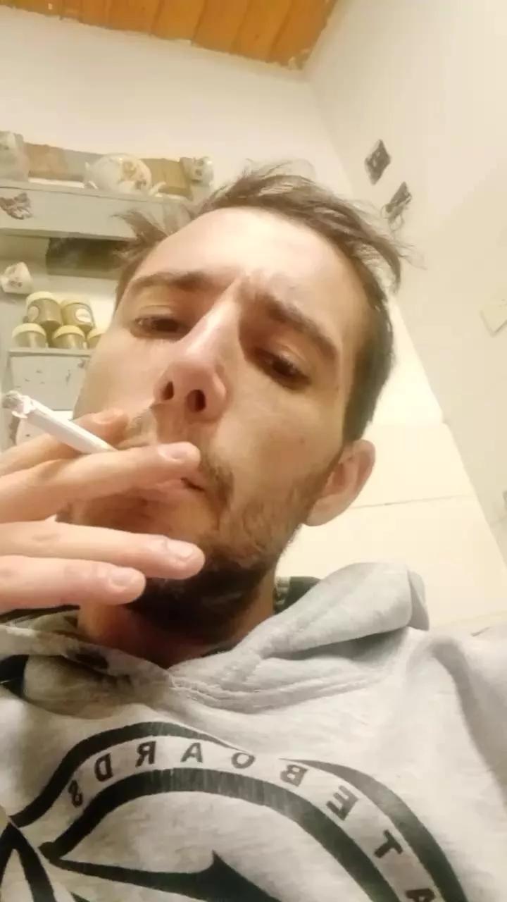 TomBigTula on Cam4 