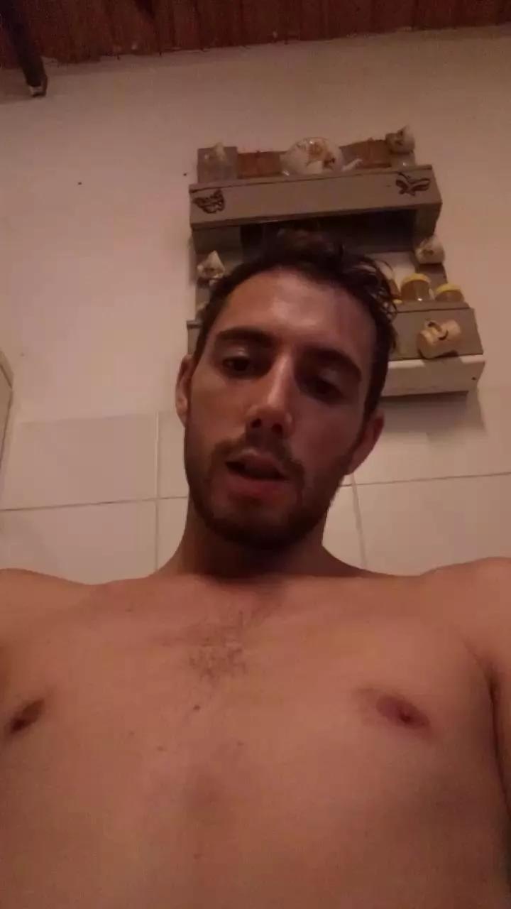 TomBigTula on Cam4 