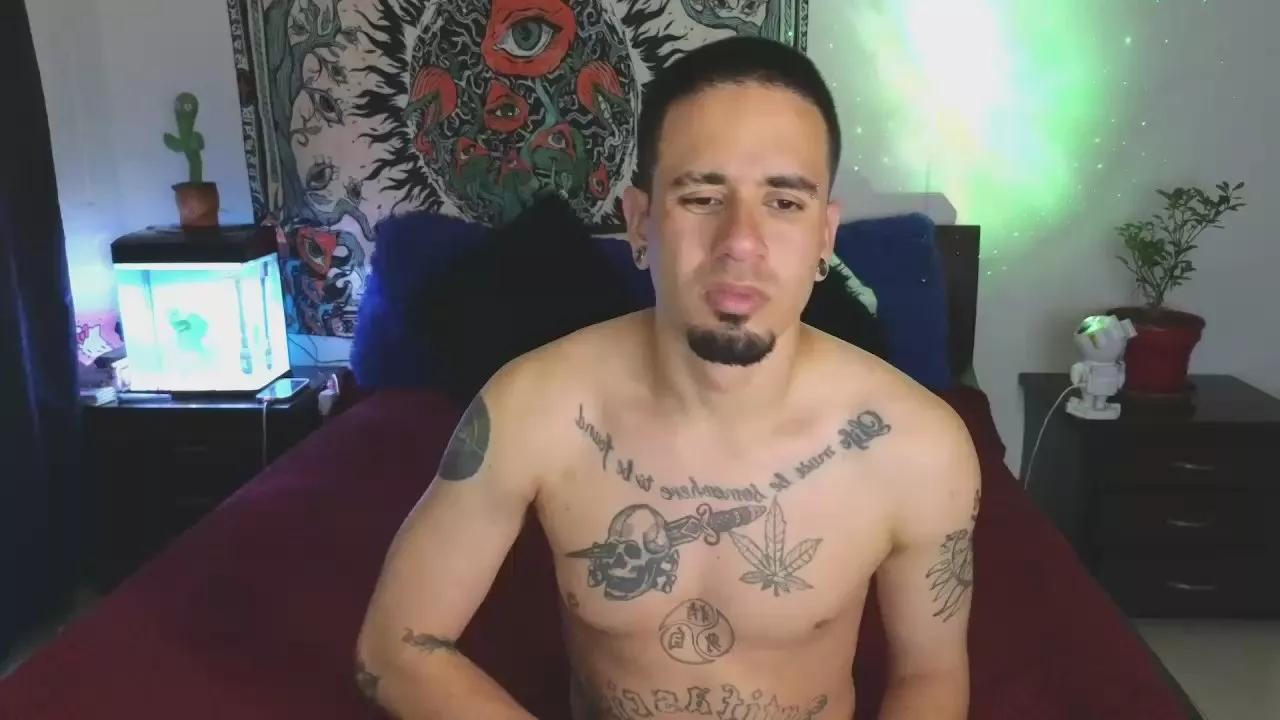 Tony_sophia on Cam4 
