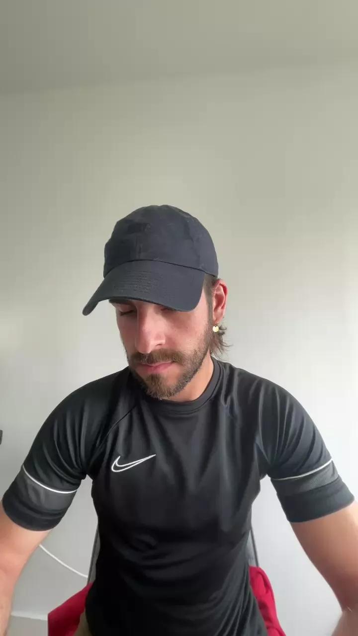 TonyH19 on Cam4 