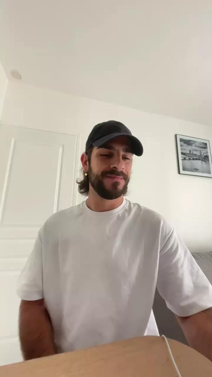 TonyH19 on Cam4 