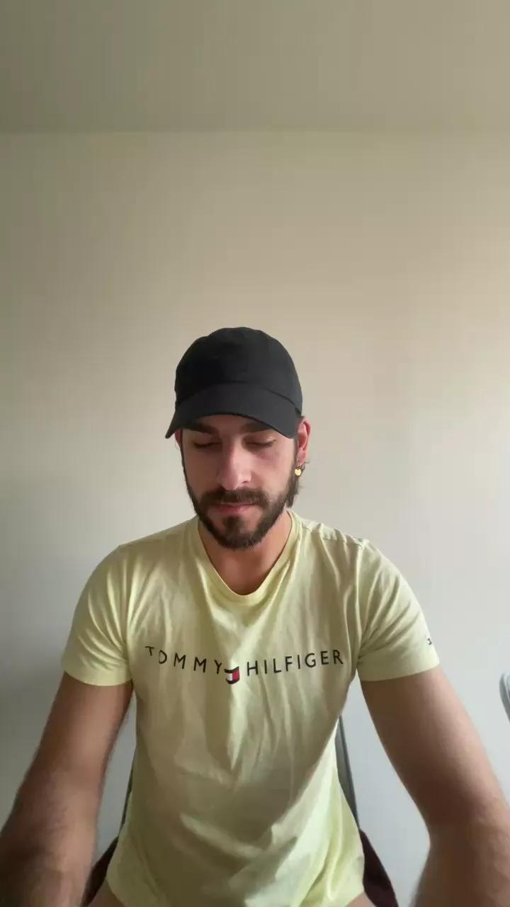 TonyH19 on Cam4 