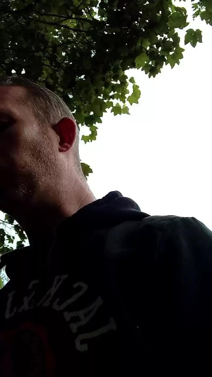 Trolls37 on Cam4 