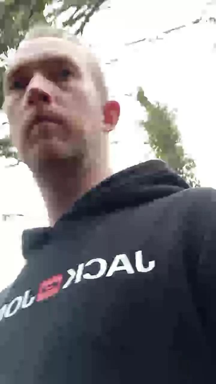 Trolls37 on Cam4 