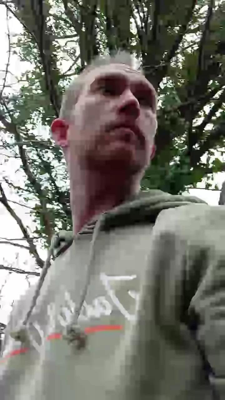 Trolls37 on Cam4 