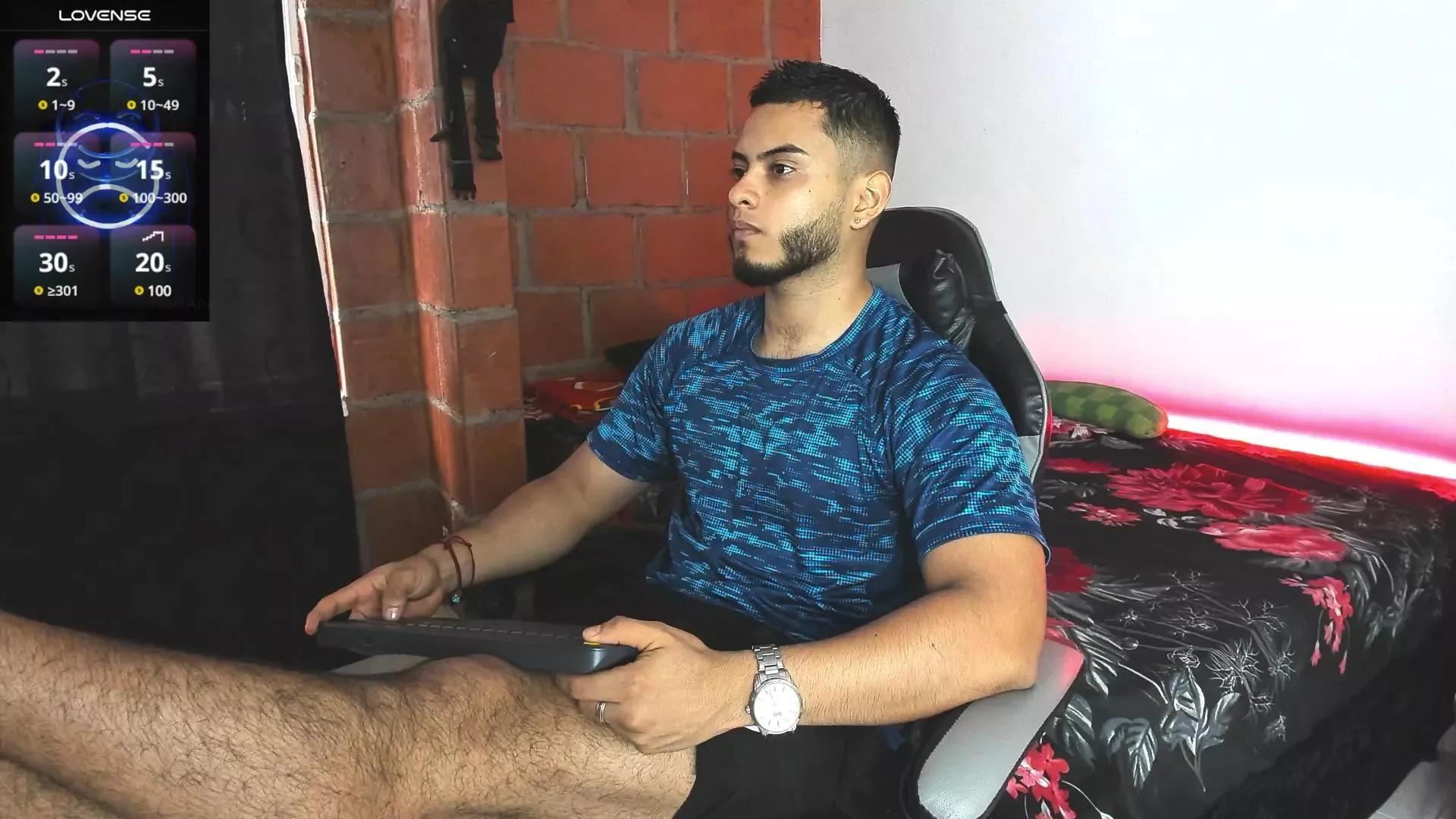 Tyler_price on Cam4 