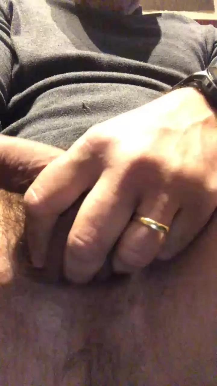 Valentino654 on Cam4 