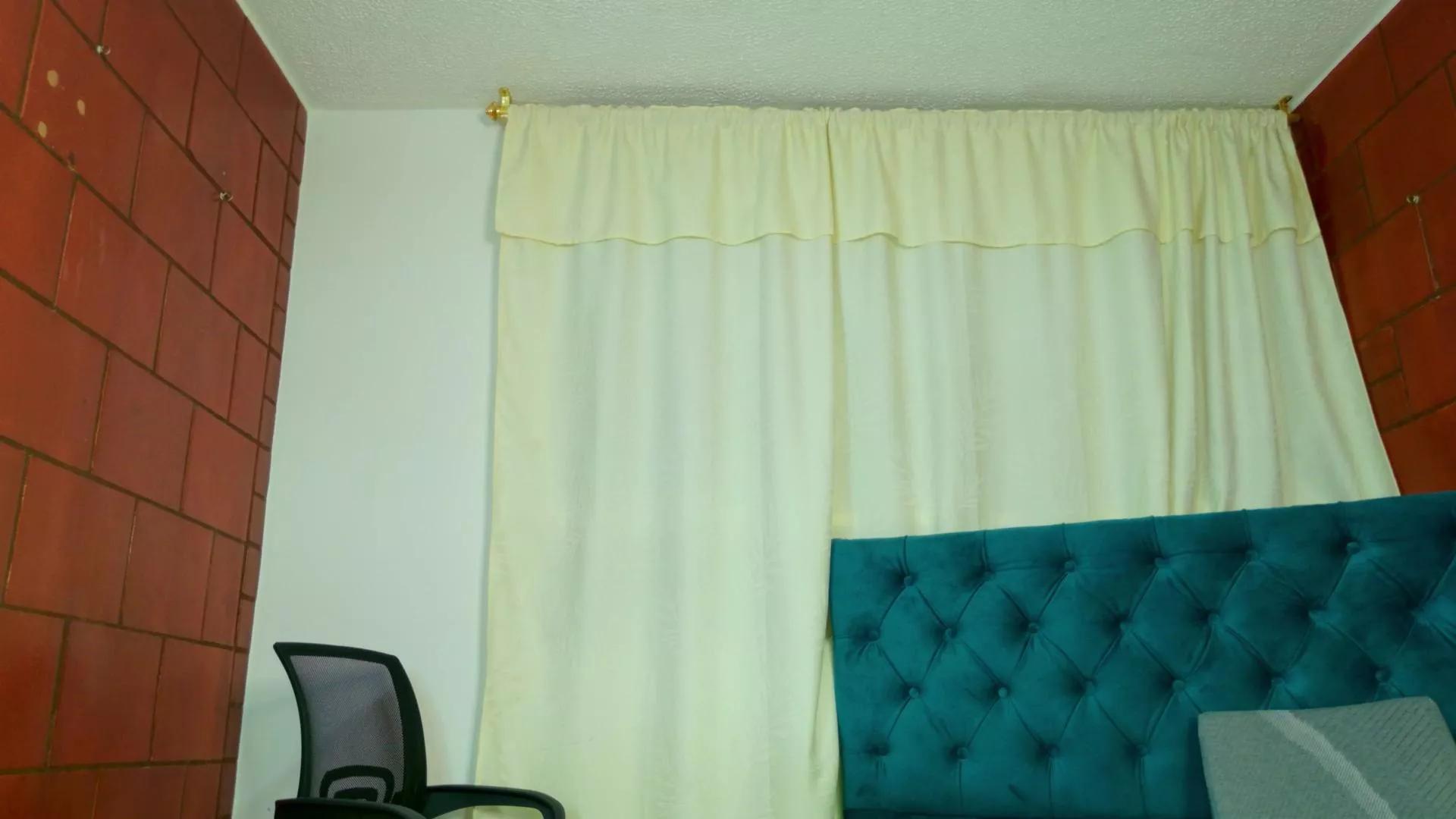 Valeria_SaenzTs on Cam4 