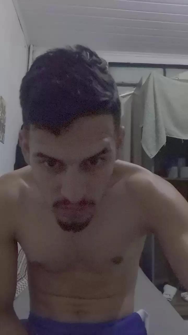 Vict0rhott on Cam4 