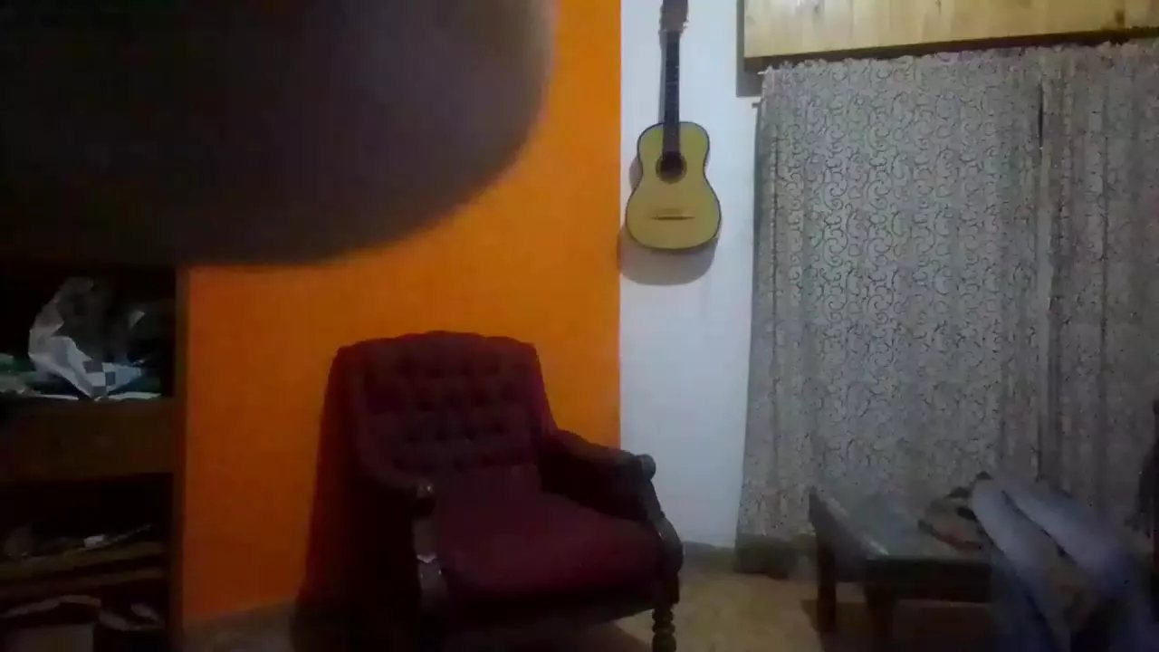 Offline vueltamedia53 on Cam4