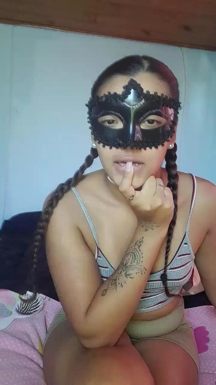 xxxcubana3 on Cam4 