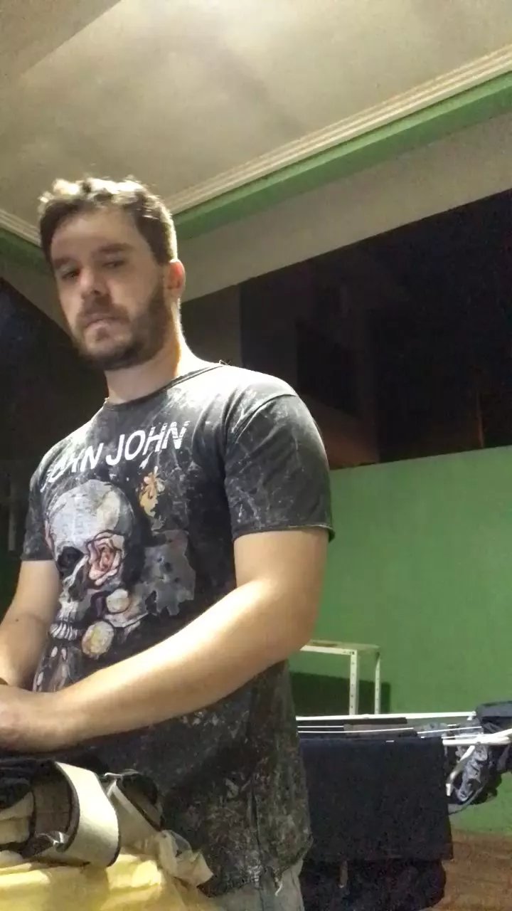 Offline Yagow on Cam4