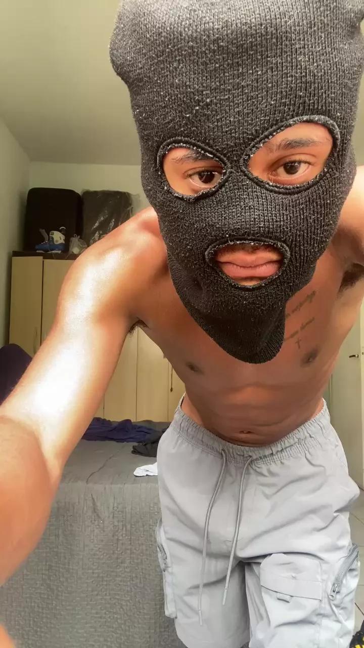 young_safado on Cam4 